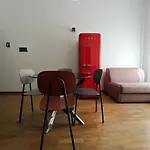 Fluere - Via Riva Reno דירה