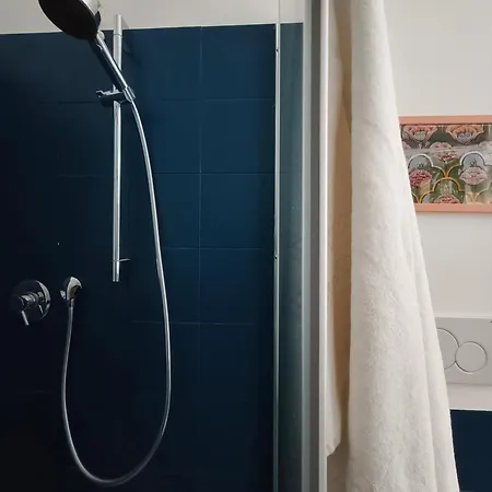 Fluere - Via Riva Reno * Μπολόνια