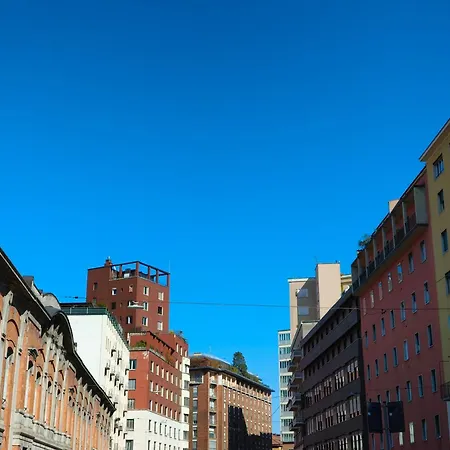 Fluere - Via Riva Reno بولونيا